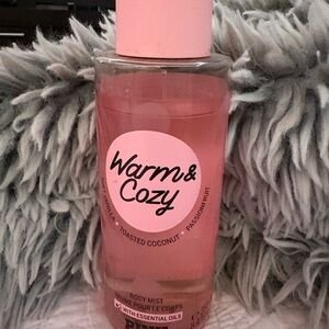 PINK Victoria's Secret Warm & Cozy Body Mist - Pink